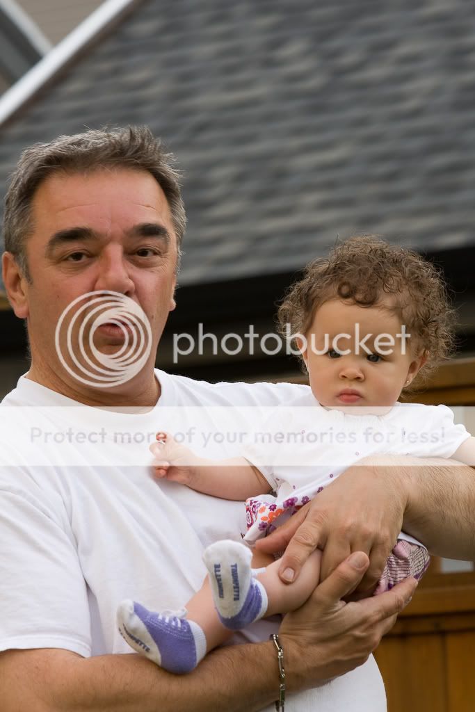 IMAGE: http://i597.photobucket.com/albums/tt56/Carley_H_photos/2009/05%2016%202009/IMG_0211.jpg