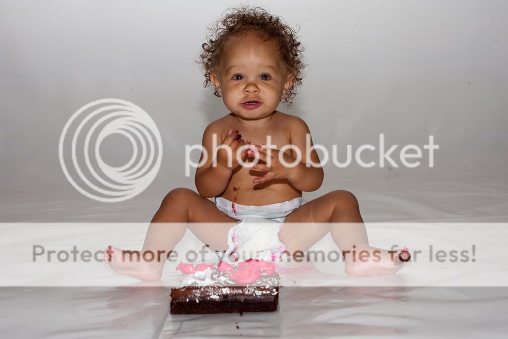 IMAGE: http://i597.photobucket.com/albums/tt56/Carley_H_photos/2009/10%2009%202009/IMG_0206.jpg