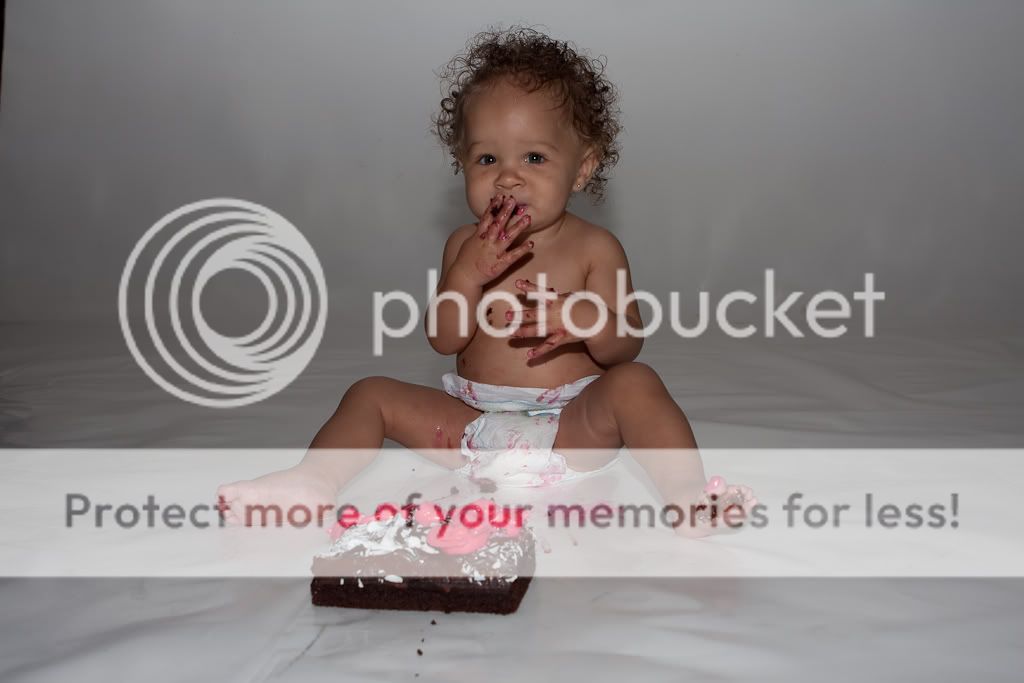 IMAGE: http://i597.photobucket.com/albums/tt56/Carley_H_photos/2009/10%2009%202009/IMG_0213.jpg