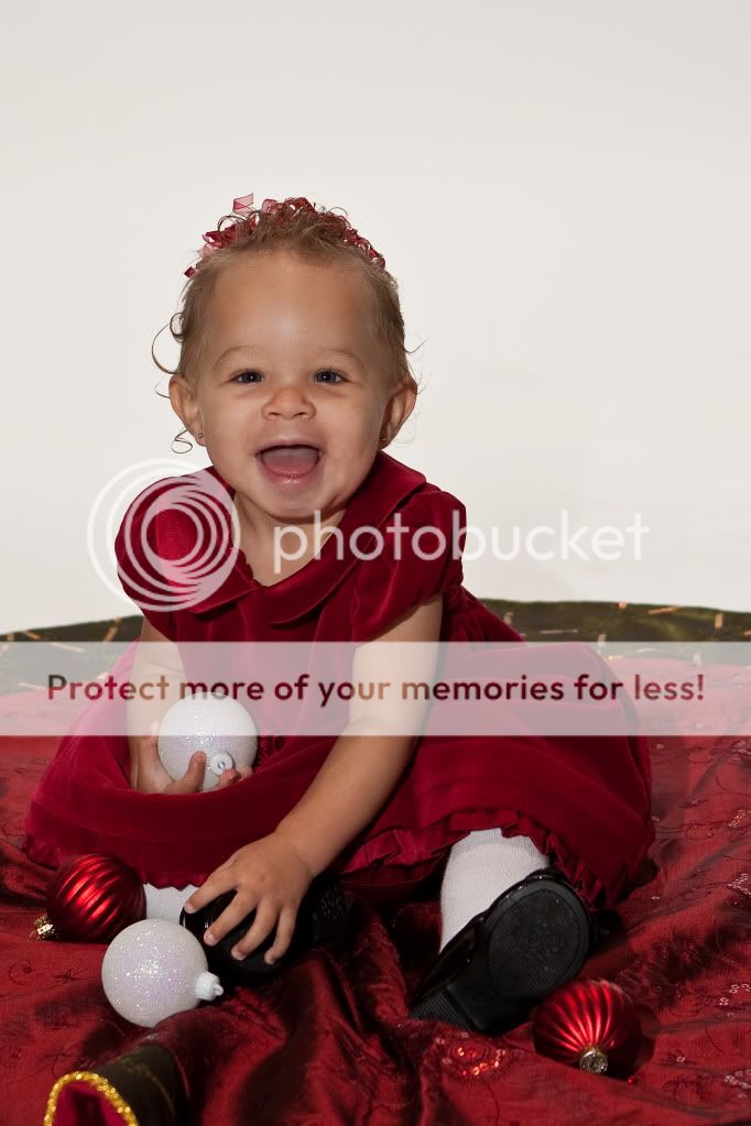 IMAGE: http://i597.photobucket.com/albums/tt56/Carley_H_photos/2009/11_15_2009/IMG_1312.jpg